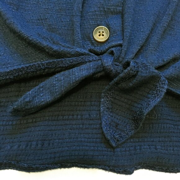 Weatherproof women's blouse size medium navy tie front - Picture 10 of 10